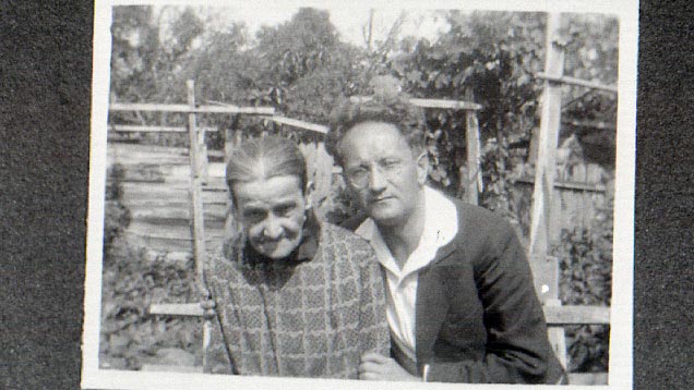 23_Josip-s-majkom-u-bašti-u-Čakovcu-NEW
