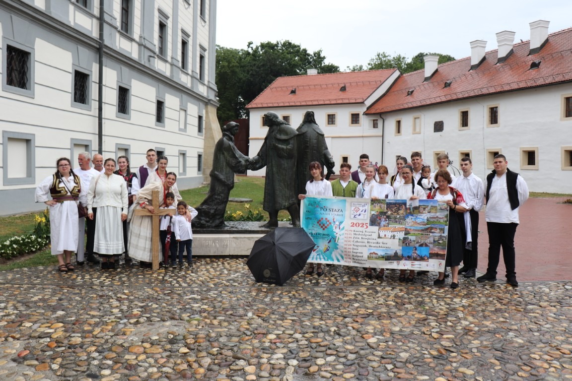NASLOVNA MADJARI KARAVANA (1)